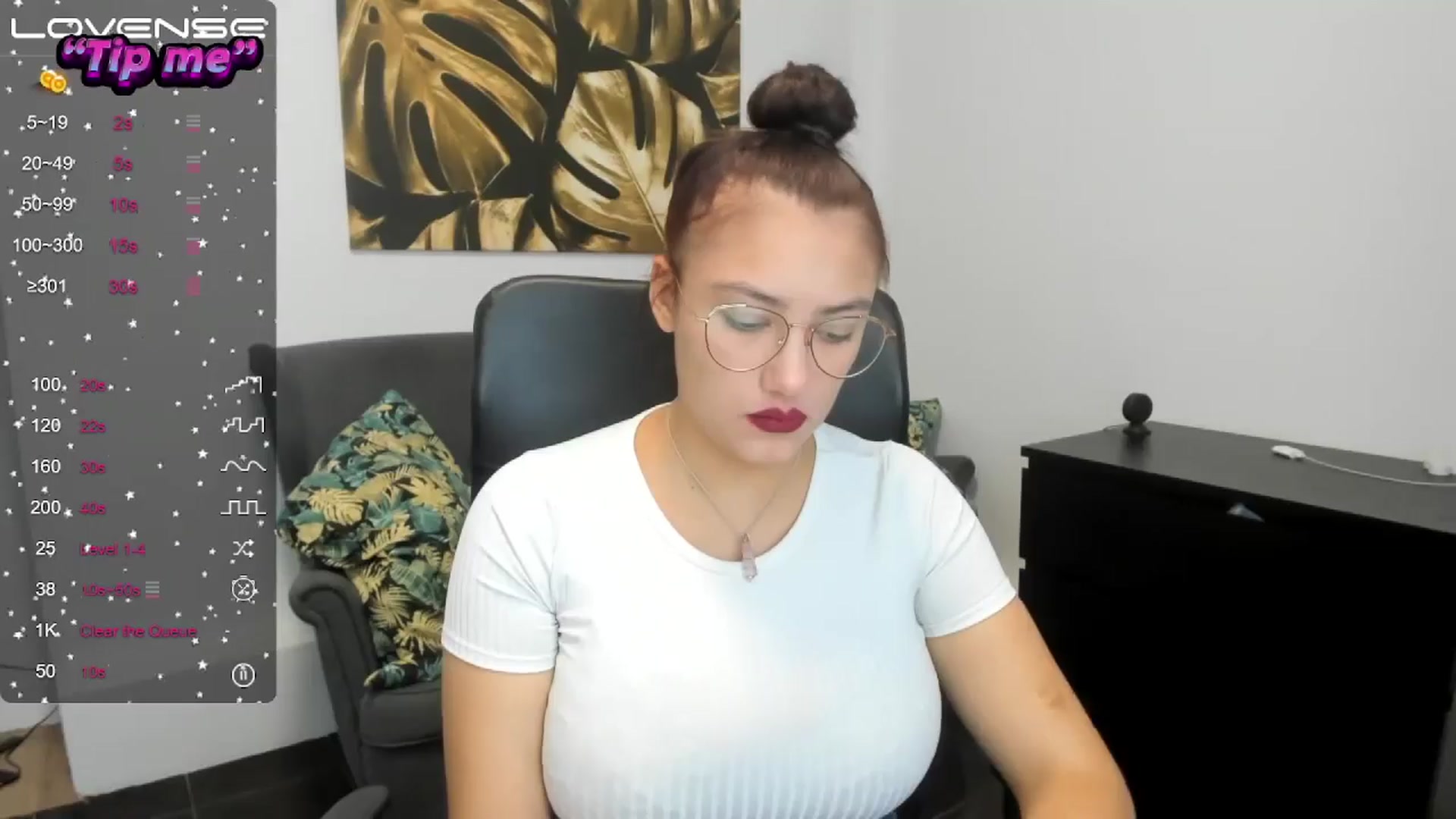 Gallery image thumbnail from SunfLowerr's myfreecams stream on, 10/18/2024, 16:11 image 13 of 20