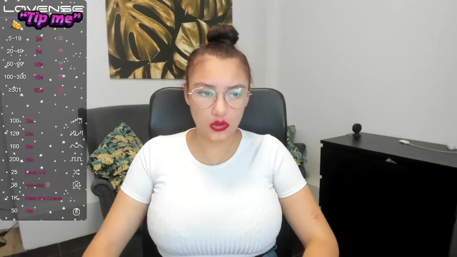 Gallery image thumbnail from SunfLowerr's myfreecams stream on, 10/18/2024, 16:11 image 7 of 20
