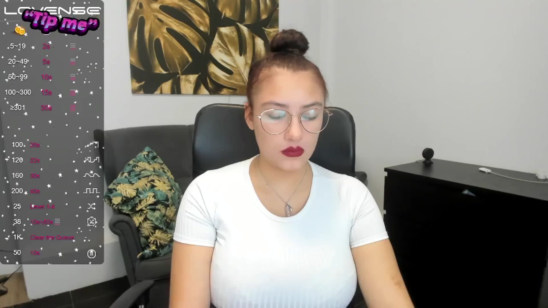 Gallery image thumbnail from SunfLowerr's myfreecams stream on, 10/18/2024, 16:11 image 17 of 20