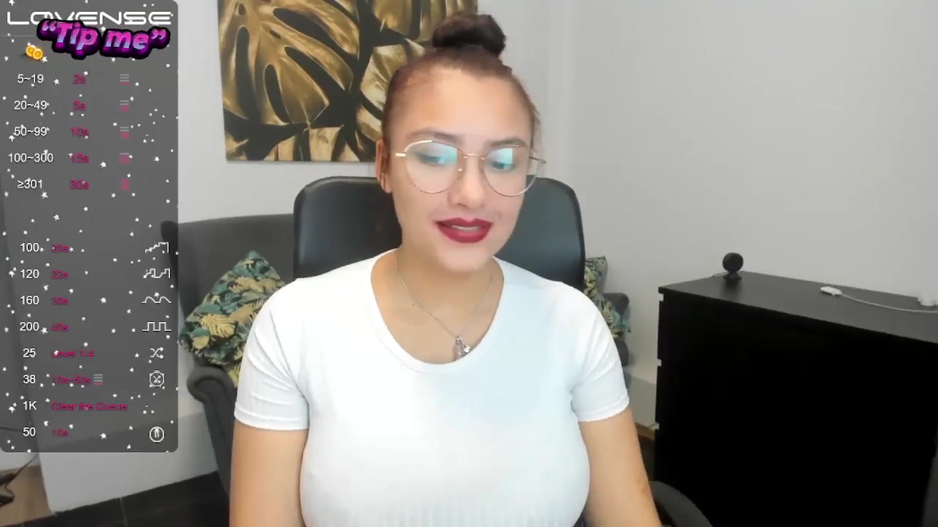 Gallery image thumbnail from SunfLowerr's myfreecams stream on, 10/18/2024, 17:18 image 13 of 20
