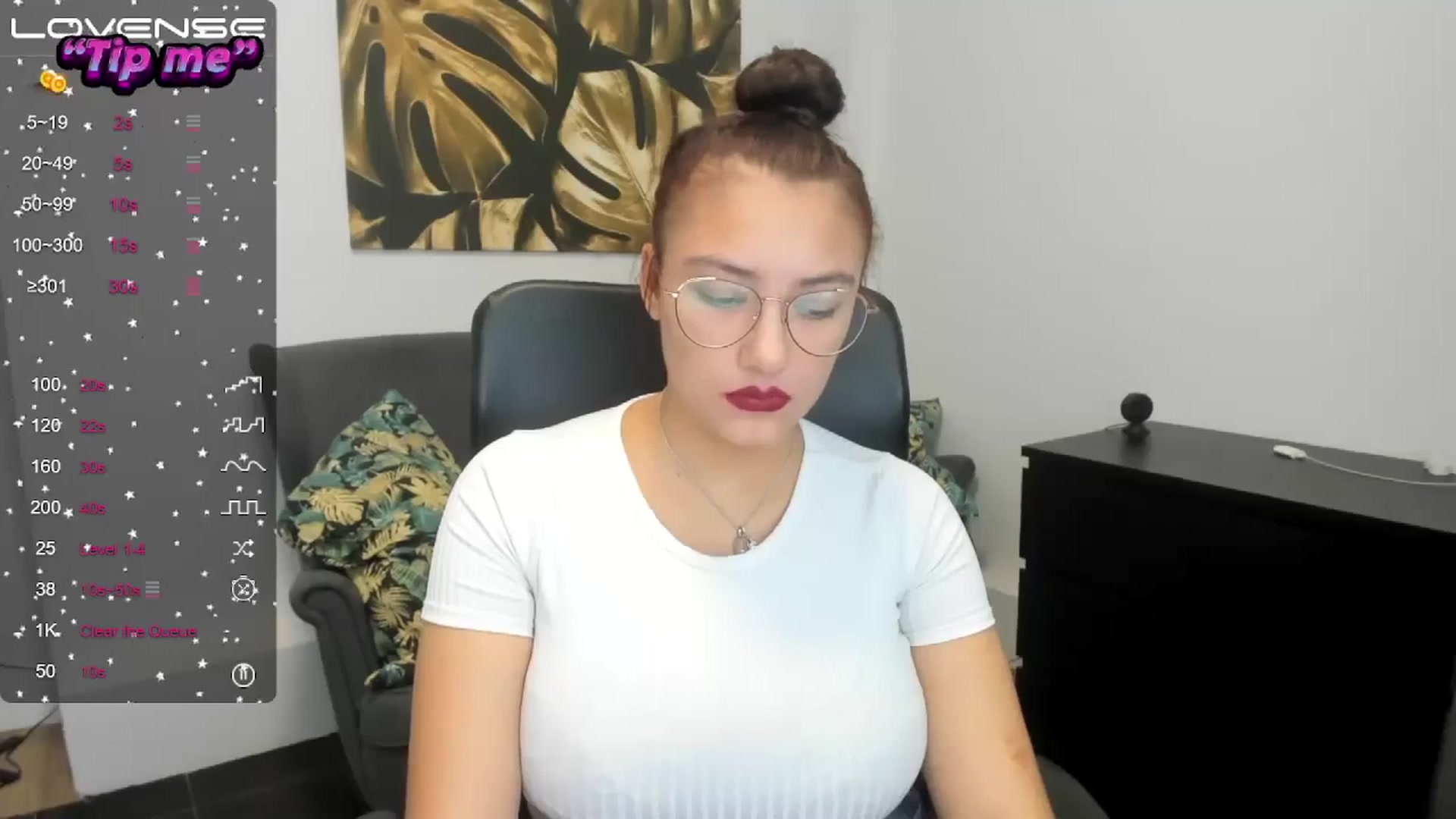 Gallery image thumbnail from SunfLowerr's myfreecams stream on, 10/18/2024, 17:18 image 7 of 20