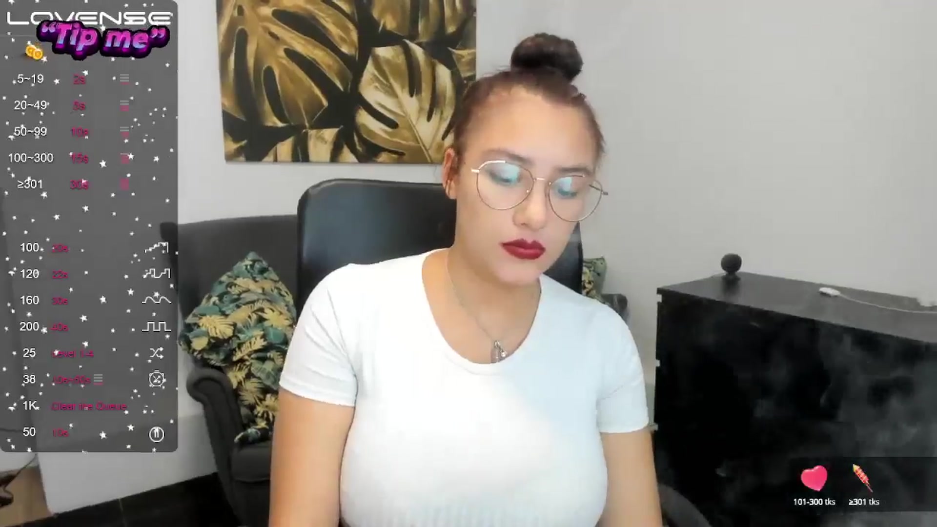 Gallery image thumbnail from SunfLowerr's myfreecams stream on, 10/18/2024, 17:18 image 9 of 20
