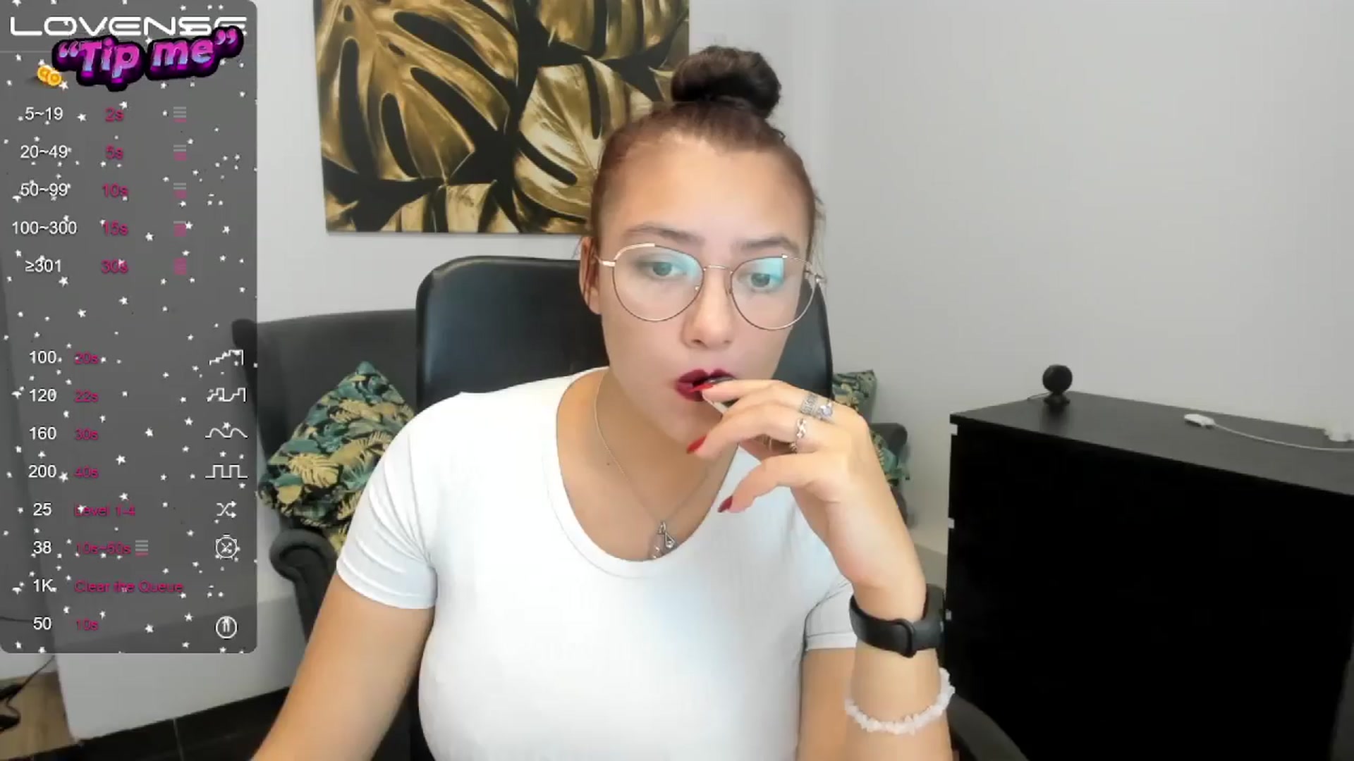 Gallery image thumbnail from SunfLowerr's myfreecams stream on, 10/18/2024, 17:18 image 10 of 20