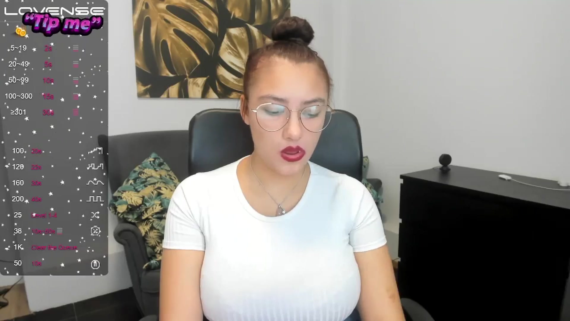 Gallery image thumbnail from SunfLowerr's myfreecams stream on, 10/18/2024, 17:18 image 18 of 20