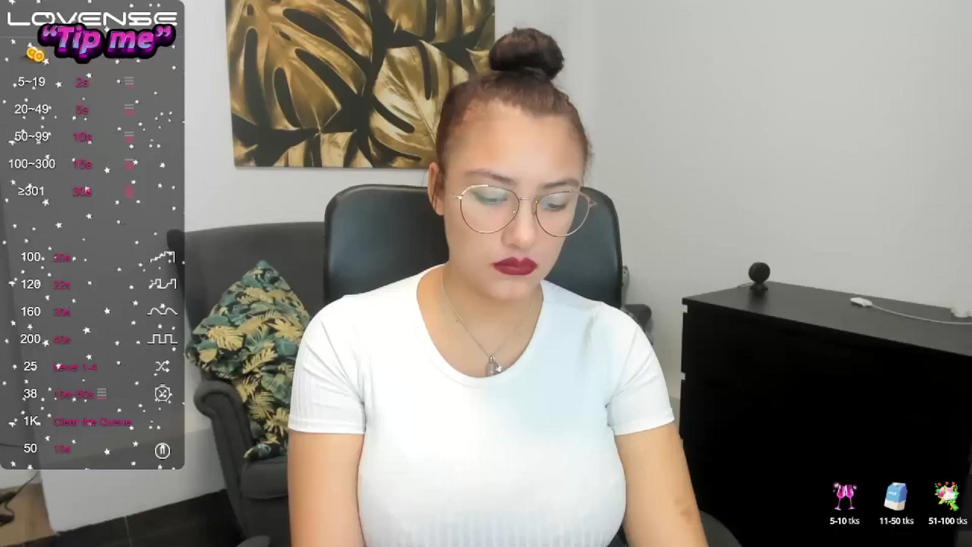 Gallery image thumbnail from SunfLowerr's myfreecams stream on, 10/18/2024, 17:18 image 19 of 20