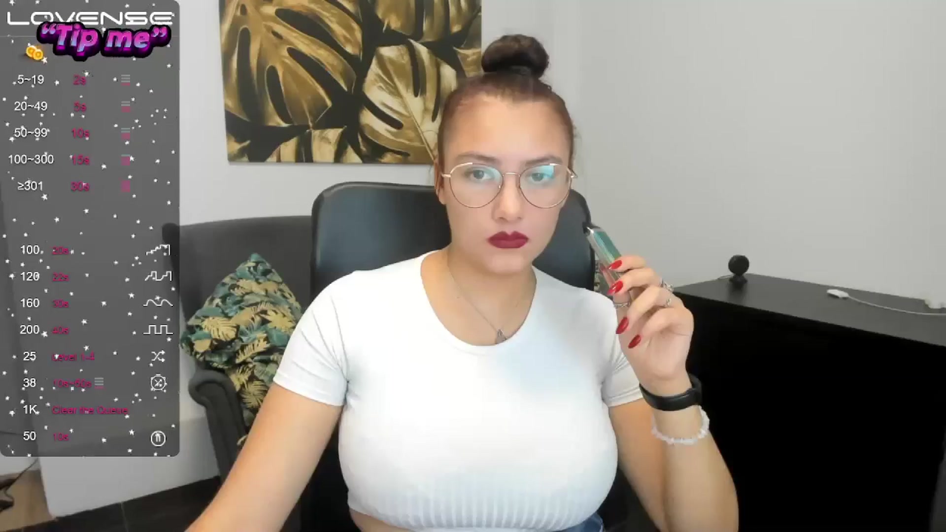 Gallery image thumbnail from SunfLowerr's myfreecams stream on, 10/18/2024, 17:18 image 5 of 20