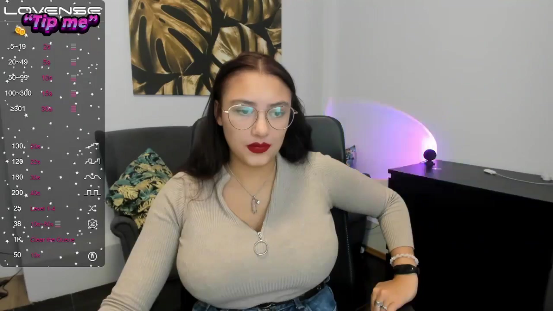 Gallery image thumbnail from SunfLowerr's myfreecams stream on, 10/18/2024, 19:56 image 9 of 20