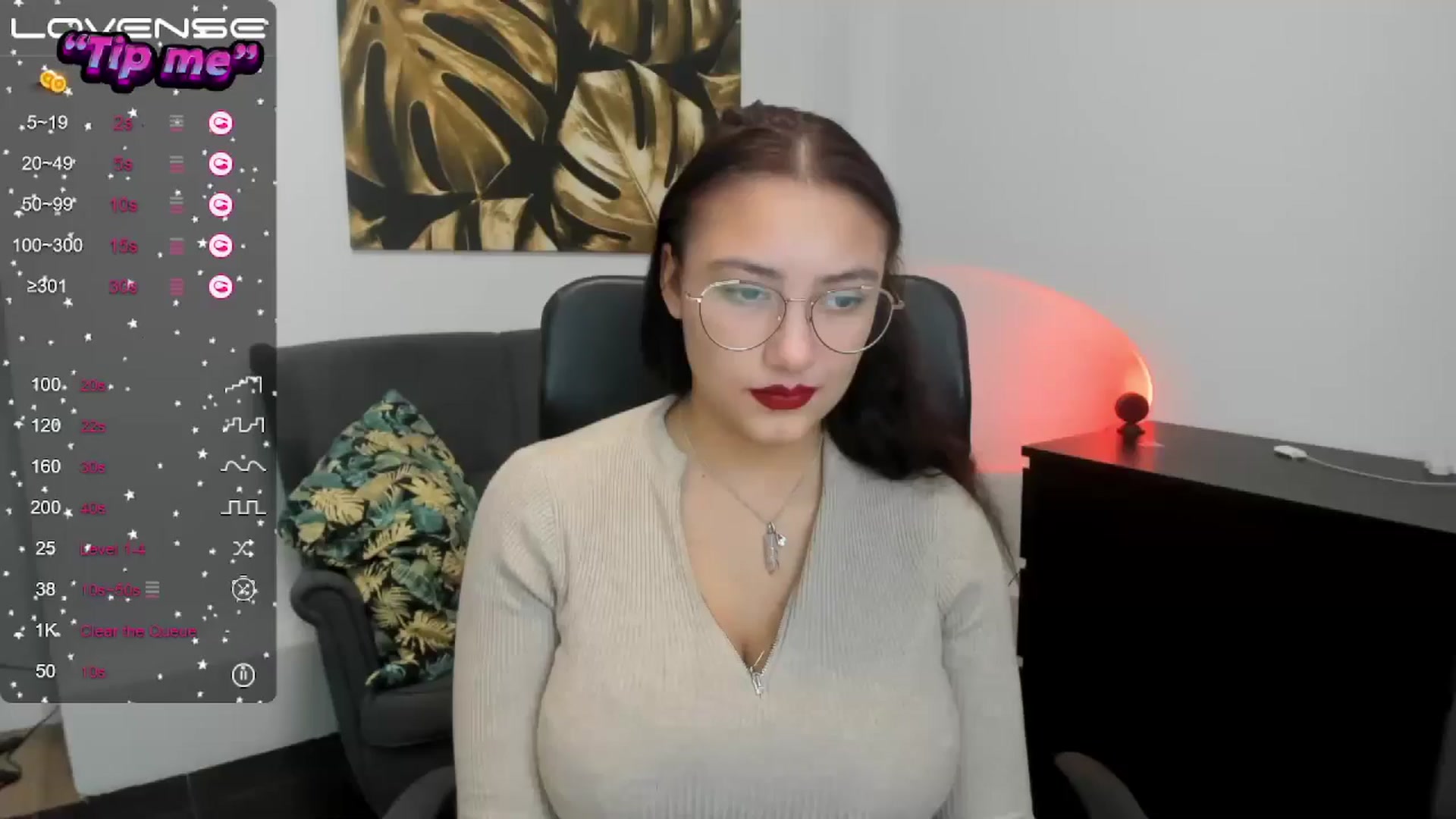 Gallery image thumbnail from SunfLowerr's myfreecams stream on, 10/18/2024, 19:56 image 18 of 20