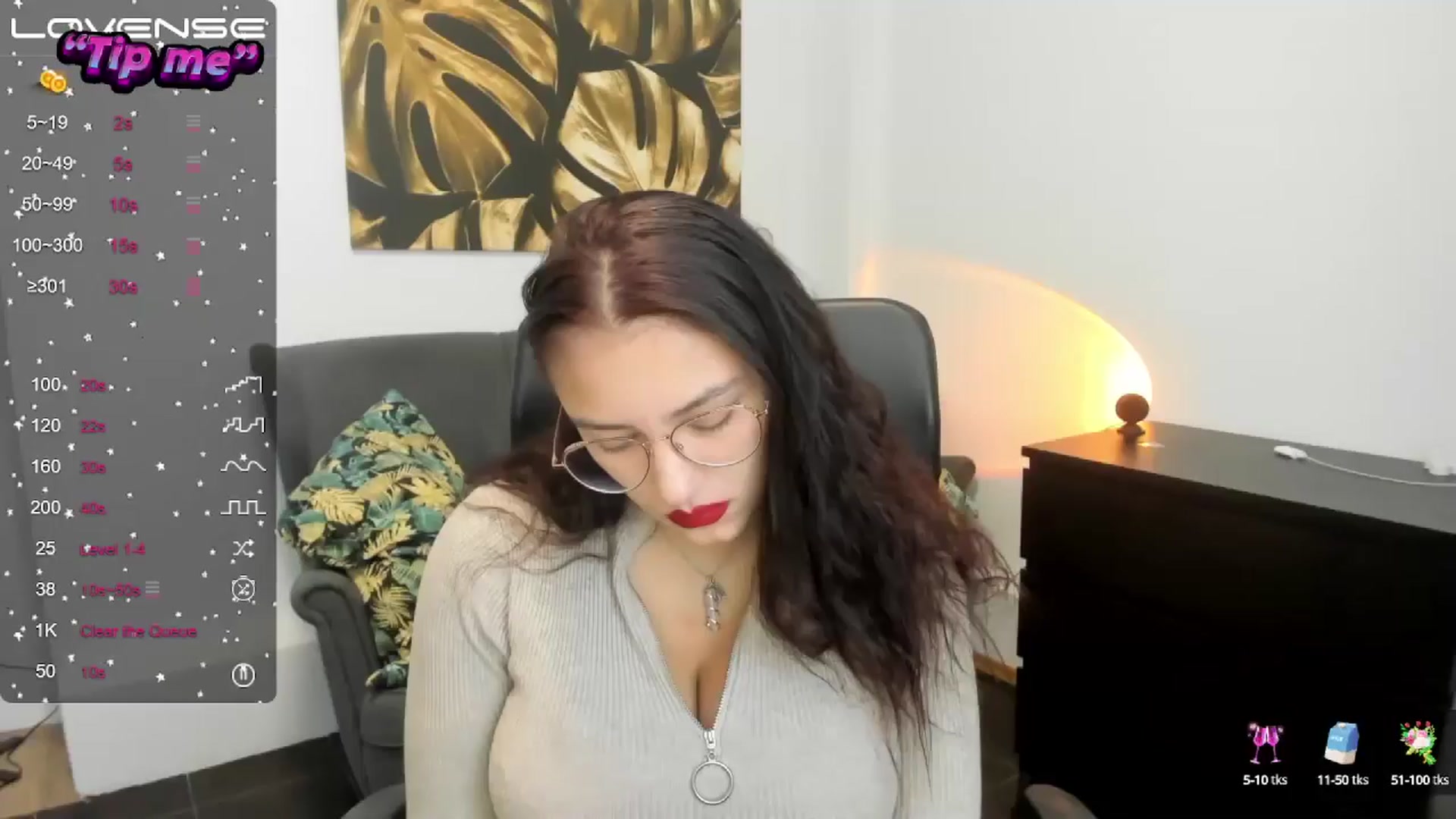 Gallery image thumbnail from SunfLowerr's myfreecams stream on, 10/18/2024, 19:56 image 8 of 20