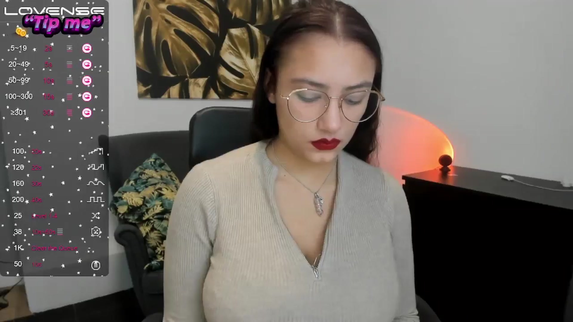 Gallery image thumbnail from SunfLowerr's myfreecams stream on, 10/18/2024, 19:56 image 13 of 20