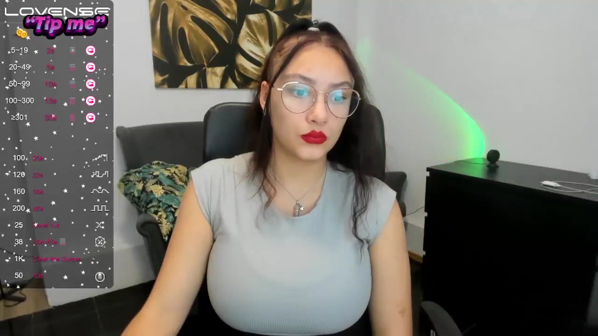 Gallery image thumbnail from SunfLowerr's myfreecams stream on, 10/19/2024, 13:30 image 6 of 20