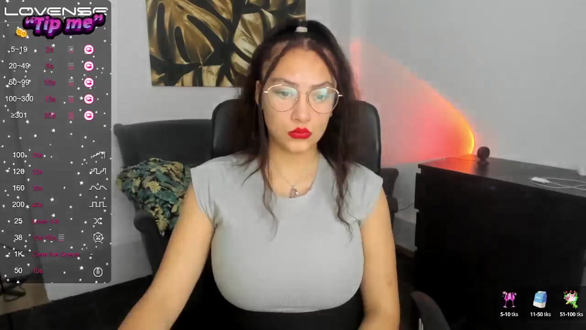 Gallery image thumbnail from SunfLowerr's myfreecams stream on, 10/19/2024, 13:30 image 9 of 20