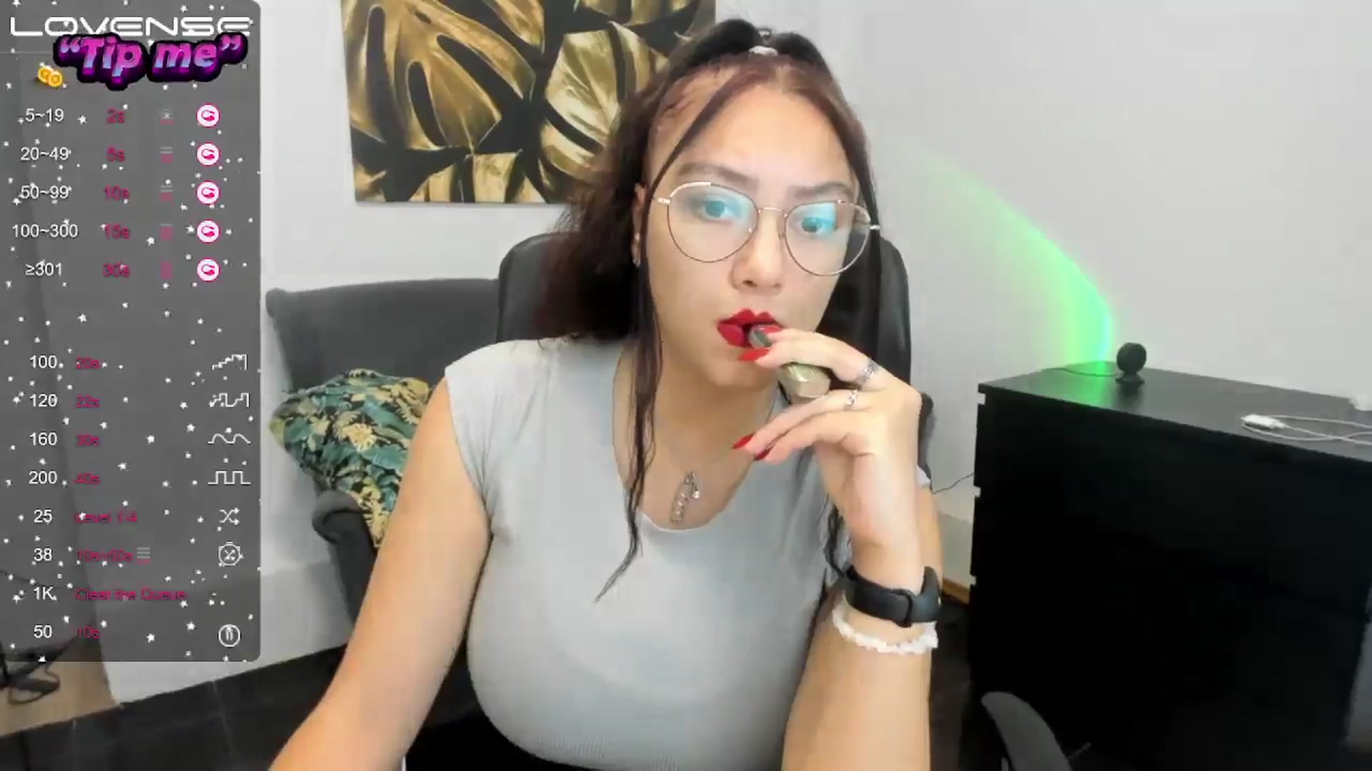 Gallery image thumbnail from SunfLowerr's myfreecams stream on, 10/19/2024, 13:30 image 7 of 20