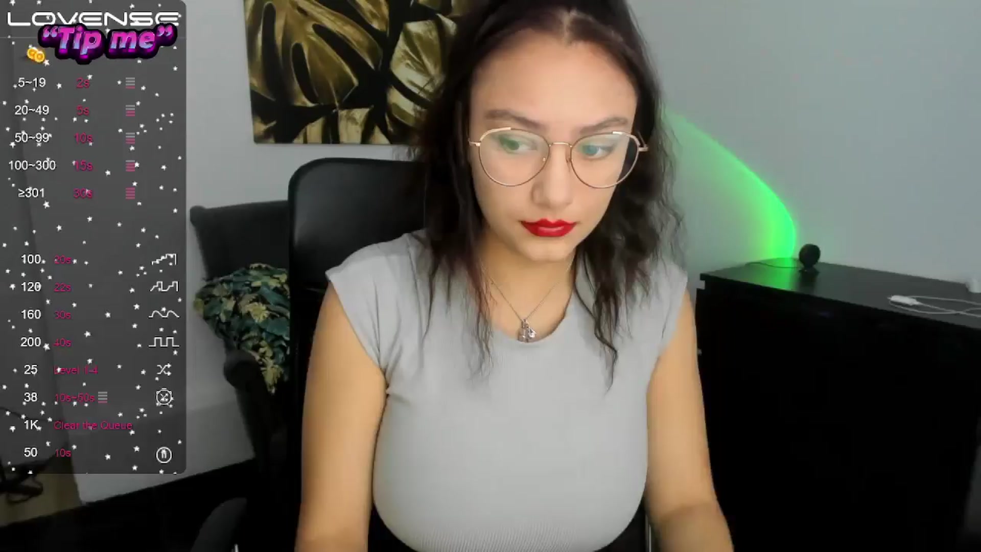 Gallery image thumbnail from SunfLowerr's myfreecams stream on, 10/19/2024, 14:11 image 6 of 20