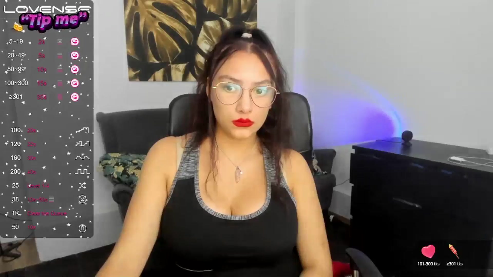 Gallery image thumbnail from SunfLowerr's myfreecams stream on, 10/19/2024, 18:53 image 5 of 20