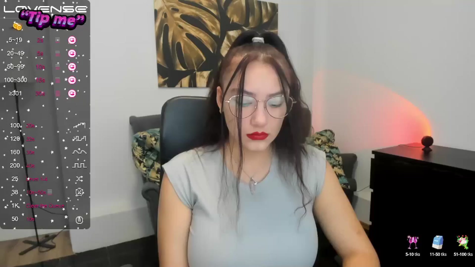 Gallery image thumbnail from SunfLowerr's myfreecams stream on, 10/20/2024, 13:19 image 11 of 20