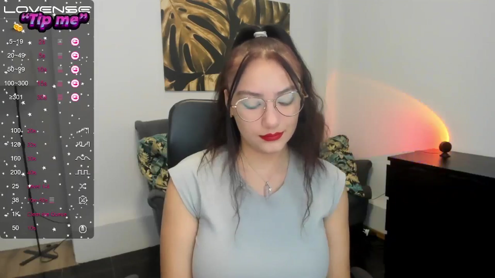 Gallery image thumbnail from SunfLowerr's myfreecams stream on, 10/20/2024, 13:19 image 5 of 20