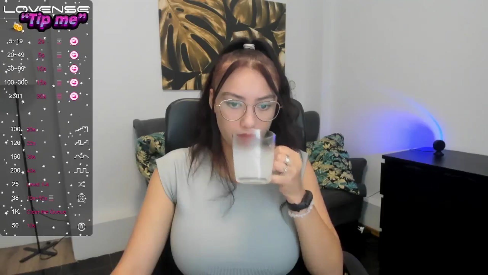 Gallery image thumbnail from SunfLowerr's myfreecams stream on, 10/20/2024, 14:03 image 7 of 20