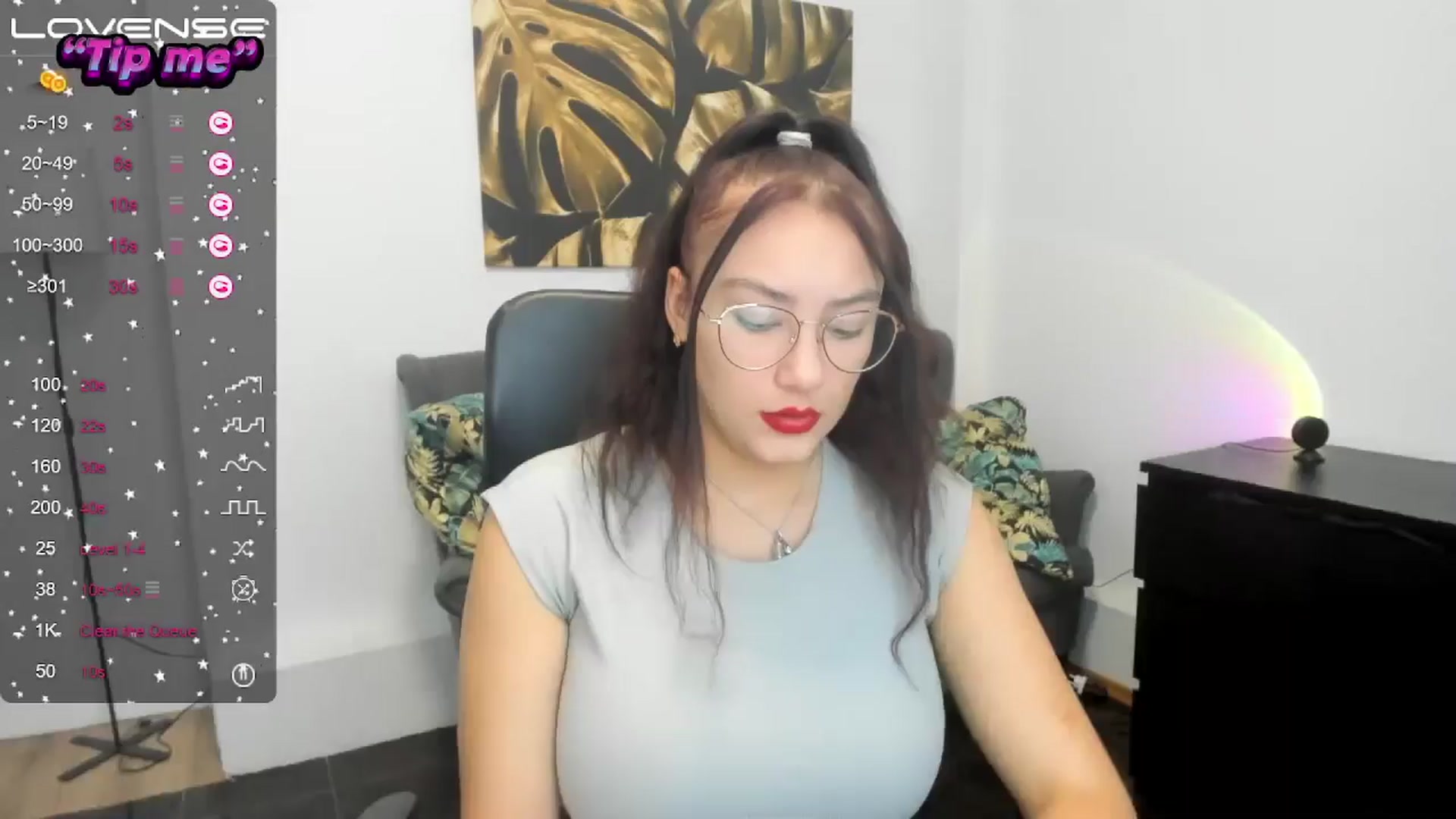Gallery image thumbnail from SunfLowerr's myfreecams stream on, 10/20/2024, 14:03 image 9 of 20