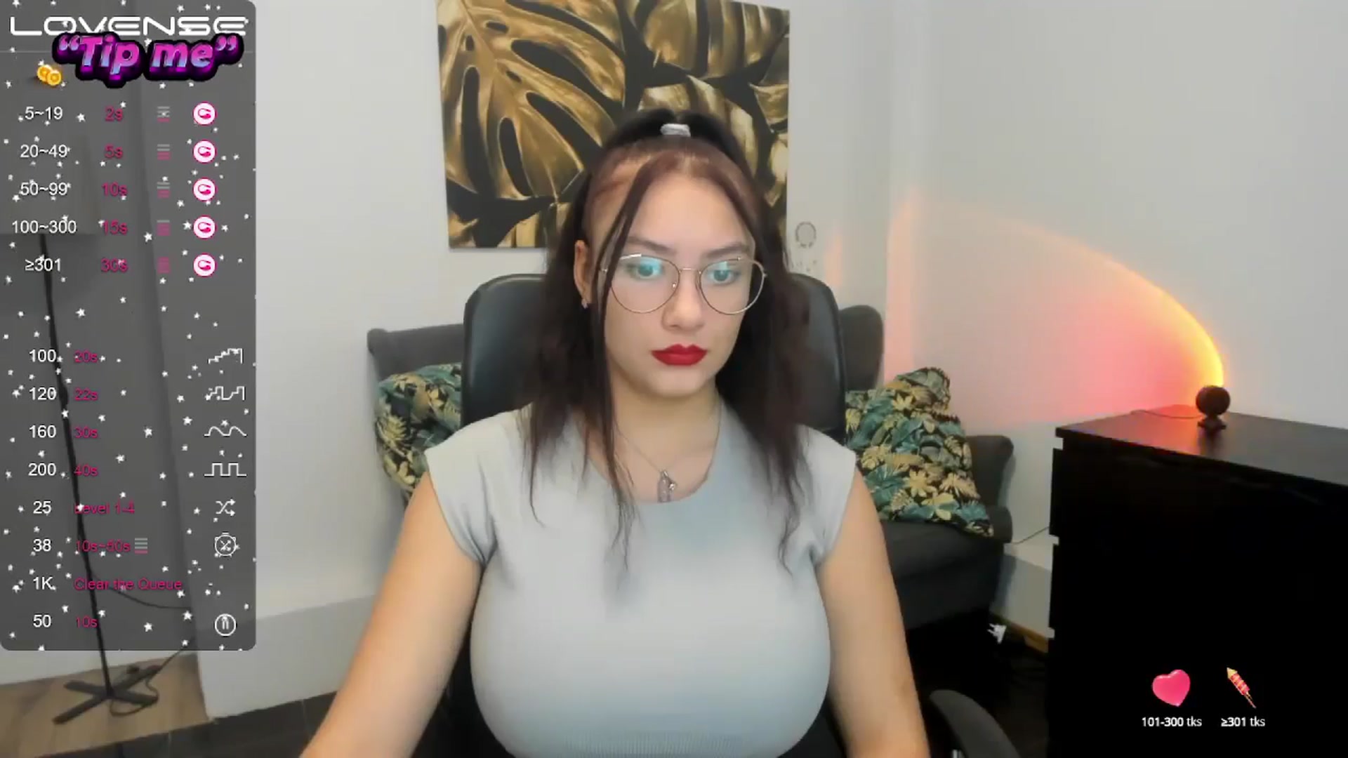Gallery image thumbnail from SunfLowerr's myfreecams stream on, 10/20/2024, 14:03 image 3 of 20