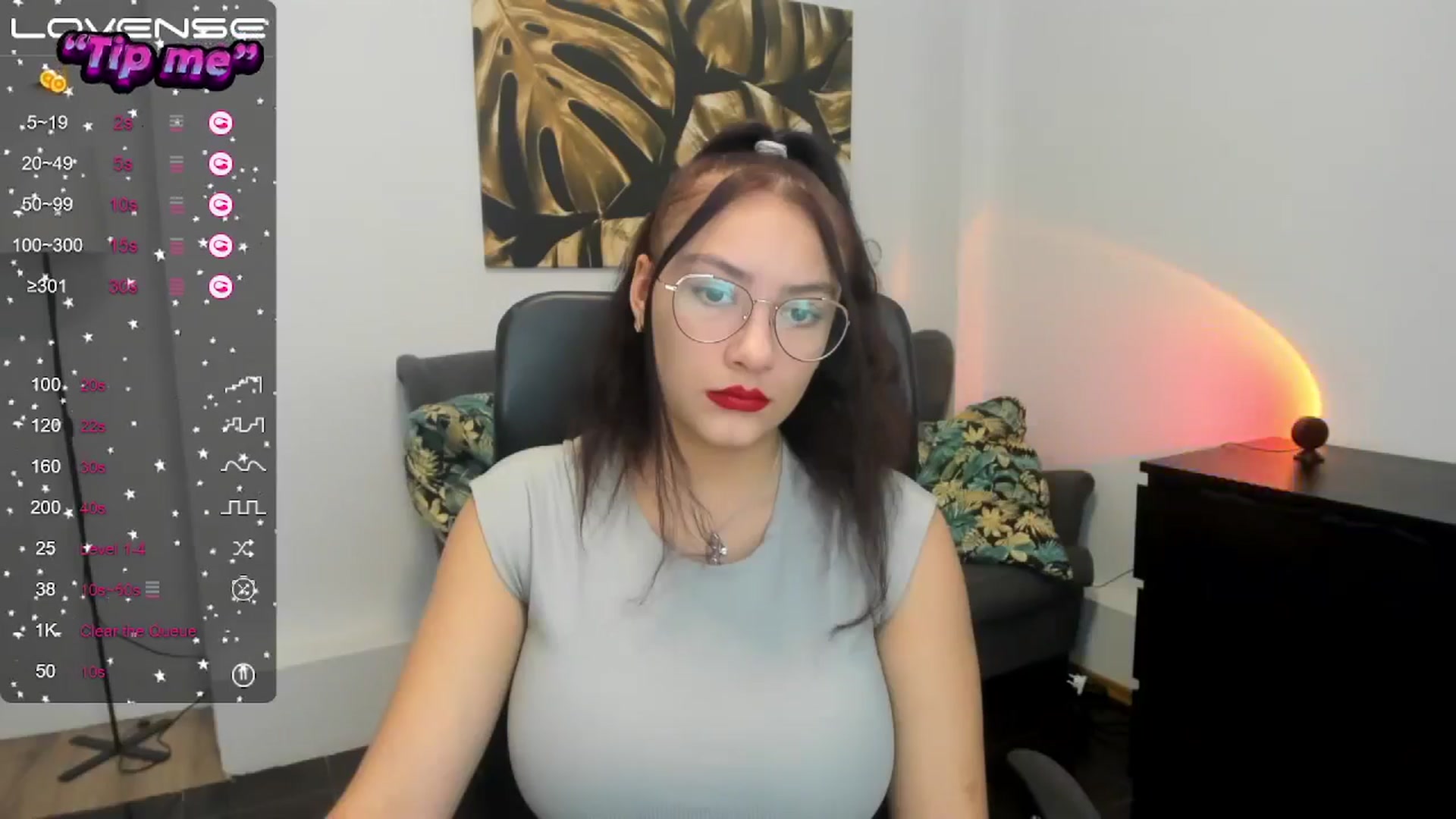 Gallery image thumbnail from SunfLowerr's myfreecams stream on, 10/20/2024, 14:03 image 12 of 20