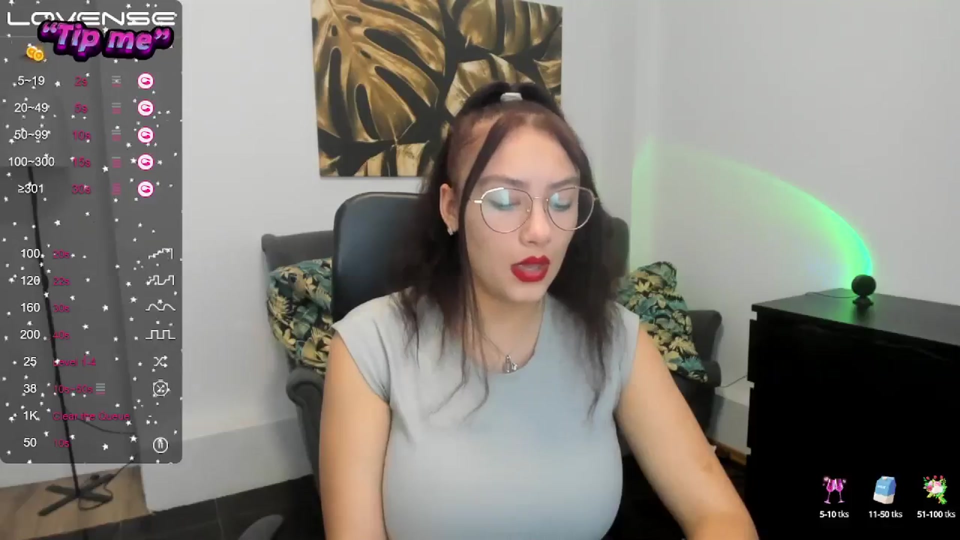 Gallery image thumbnail from SunfLowerr's myfreecams stream on, 10/20/2024, 14:03 image 14 of 20