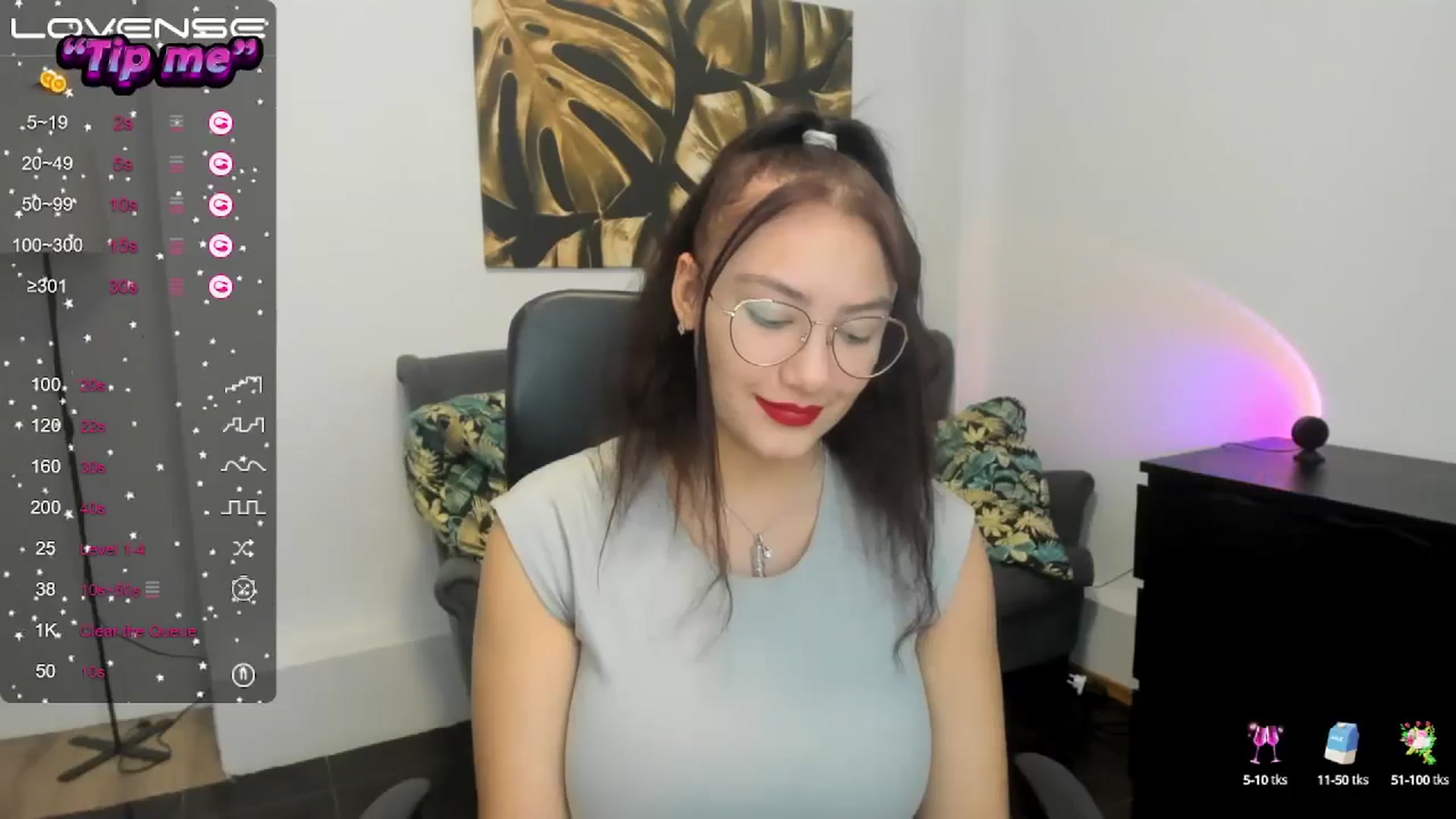 Gallery image thumbnail from SunfLowerr's myfreecams stream on, 10/20/2024, 14:03 image 6 of 20