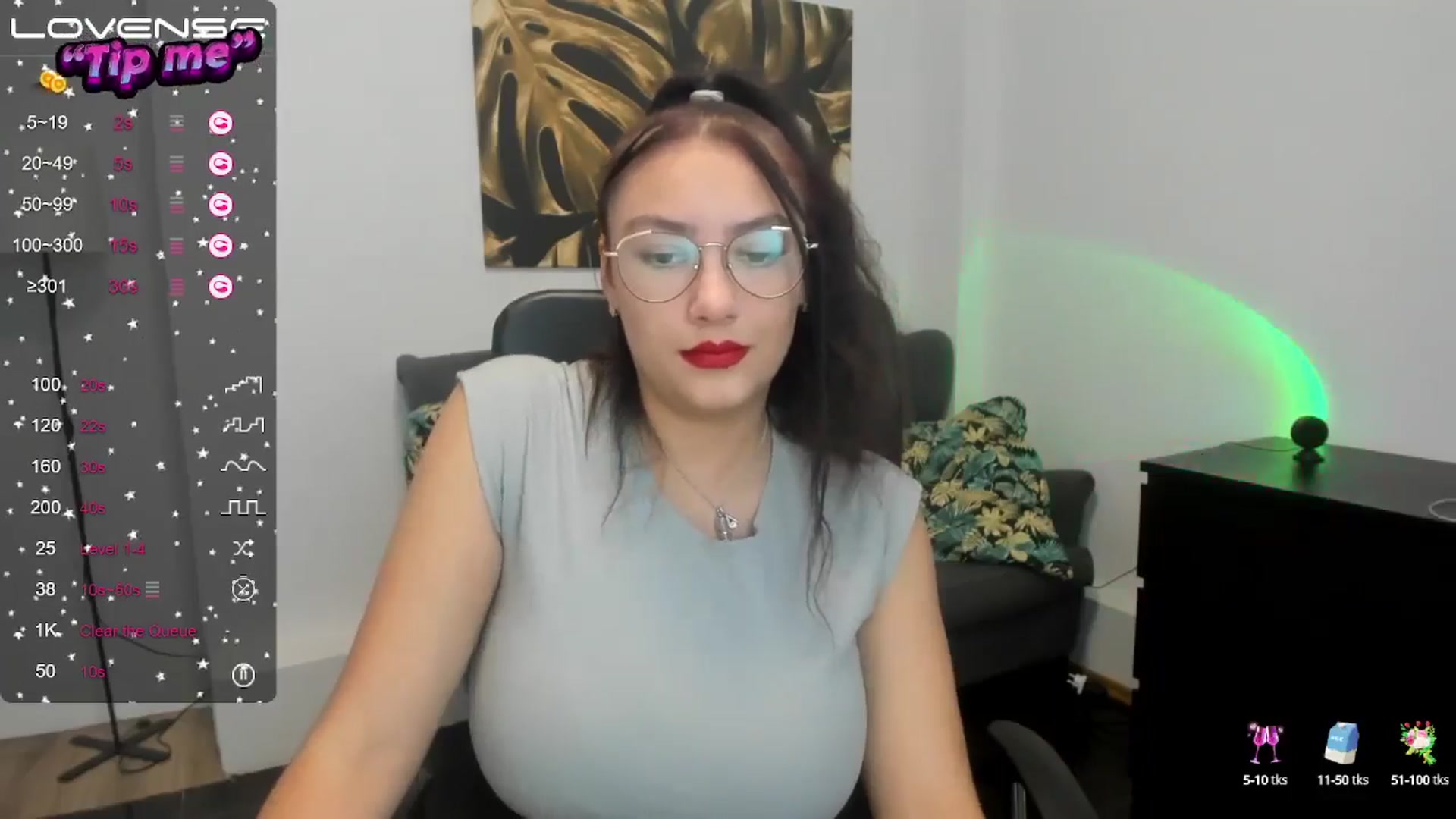 Gallery image thumbnail from SunfLowerr's myfreecams stream on, 10/20/2024, 16:32 image 17 of 20