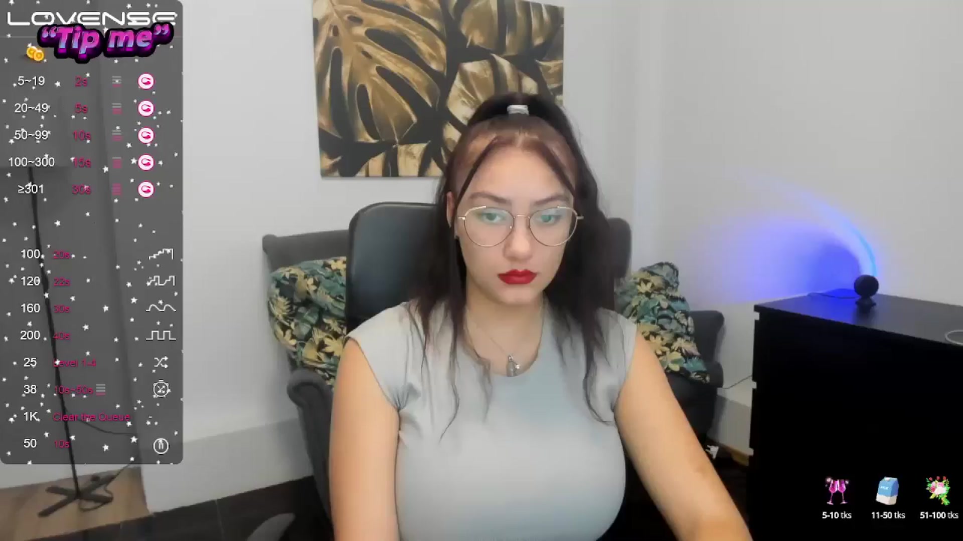 Gallery image thumbnail from SunfLowerr's myfreecams stream on, 10/20/2024, 16:32 image 3 of 20