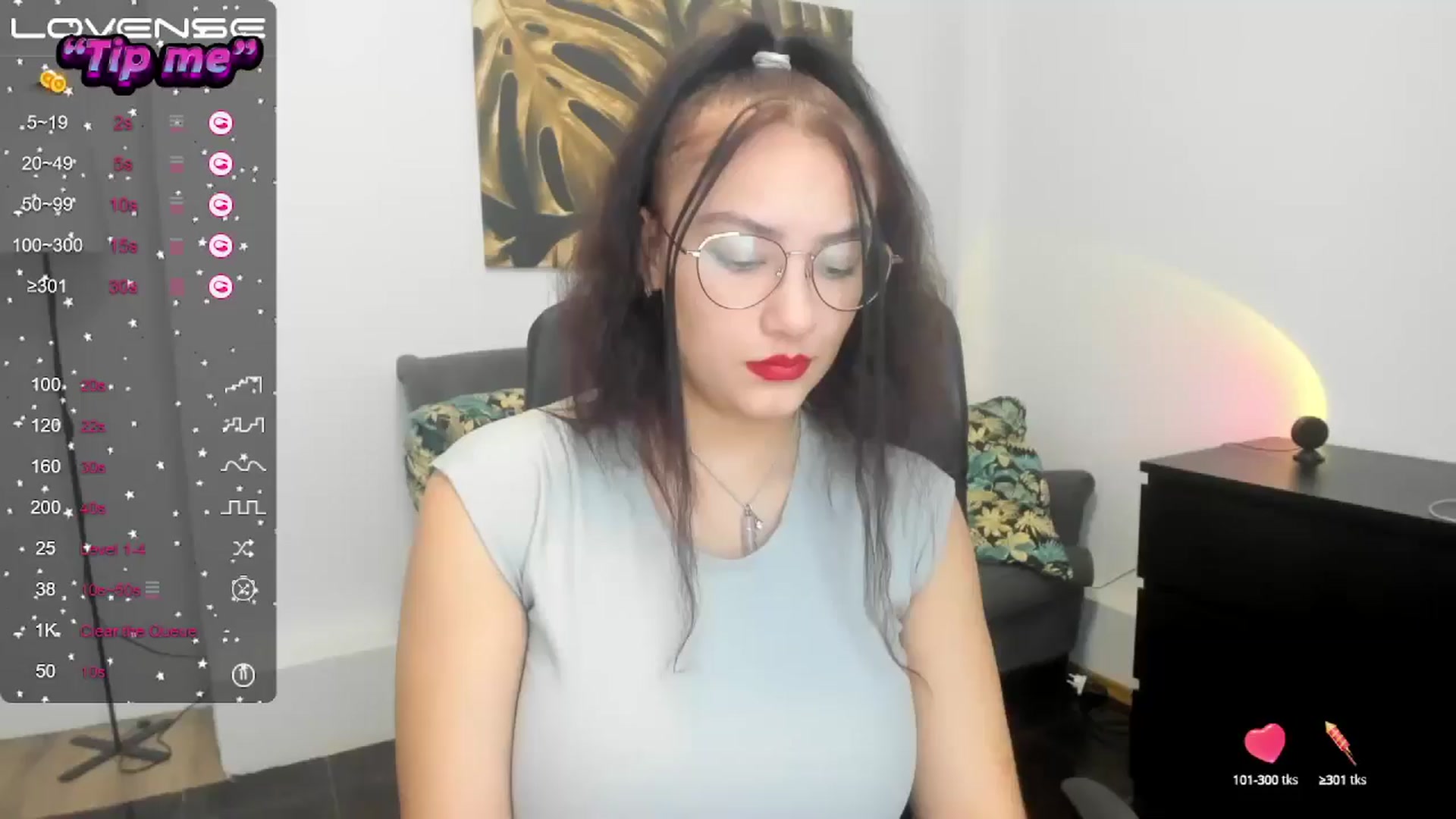 Gallery image thumbnail from SunfLowerr's myfreecams stream on, 10/20/2024, 16:32 image 10 of 20