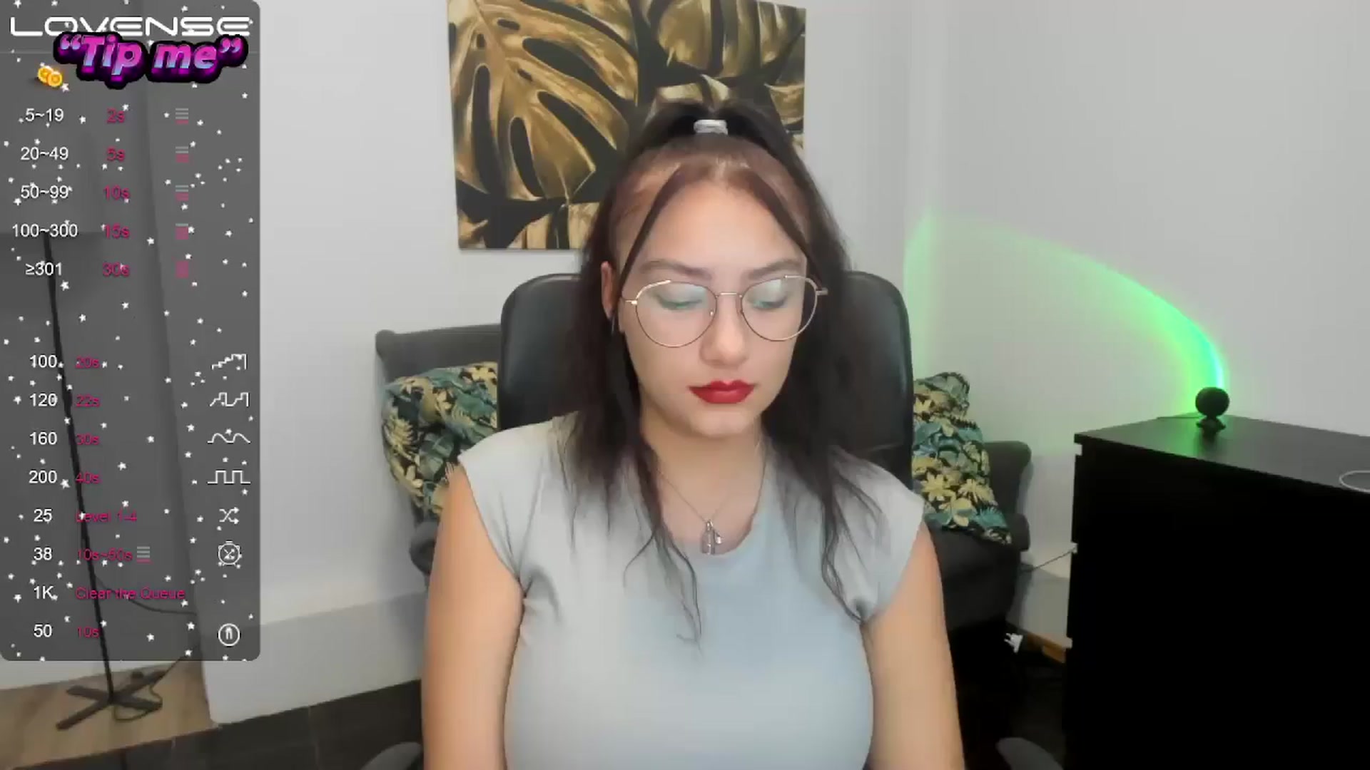 Gallery image thumbnail from SunfLowerr's myfreecams stream on, 10/20/2024, 18:45 image 4 of 20