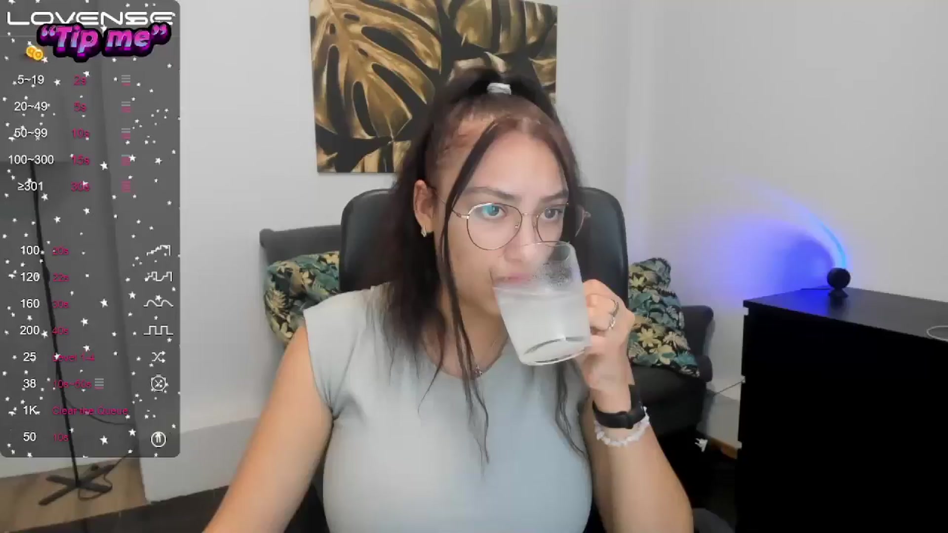 Gallery image thumbnail from SunfLowerr's myfreecams stream on, 10/20/2024, 18:45 image 7 of 20