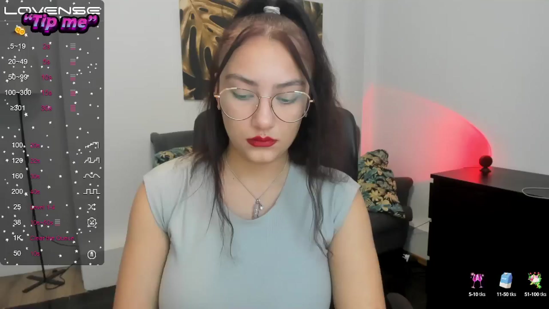 Gallery image thumbnail from SunfLowerr's myfreecams stream on, 10/20/2024, 19:08 image 10 of 20