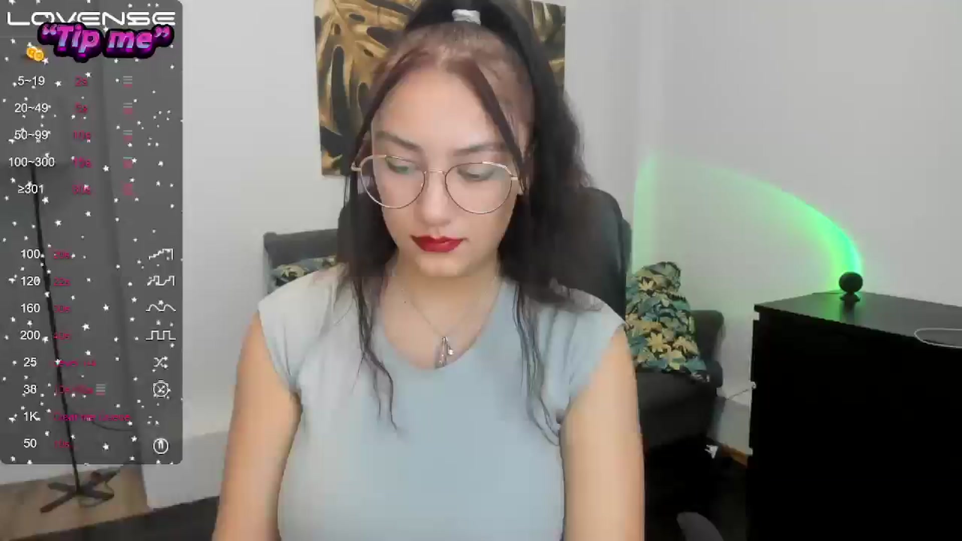 Gallery image thumbnail from SunfLowerr's myfreecams stream on, 10/20/2024, 19:08 image 9 of 20