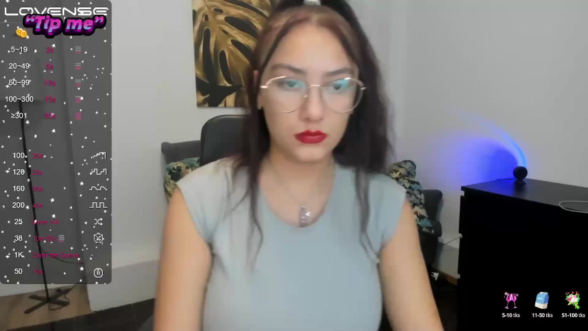 Gallery image thumbnail from SunfLowerr's myfreecams stream on, 10/20/2024, 19:08 image 7 of 20