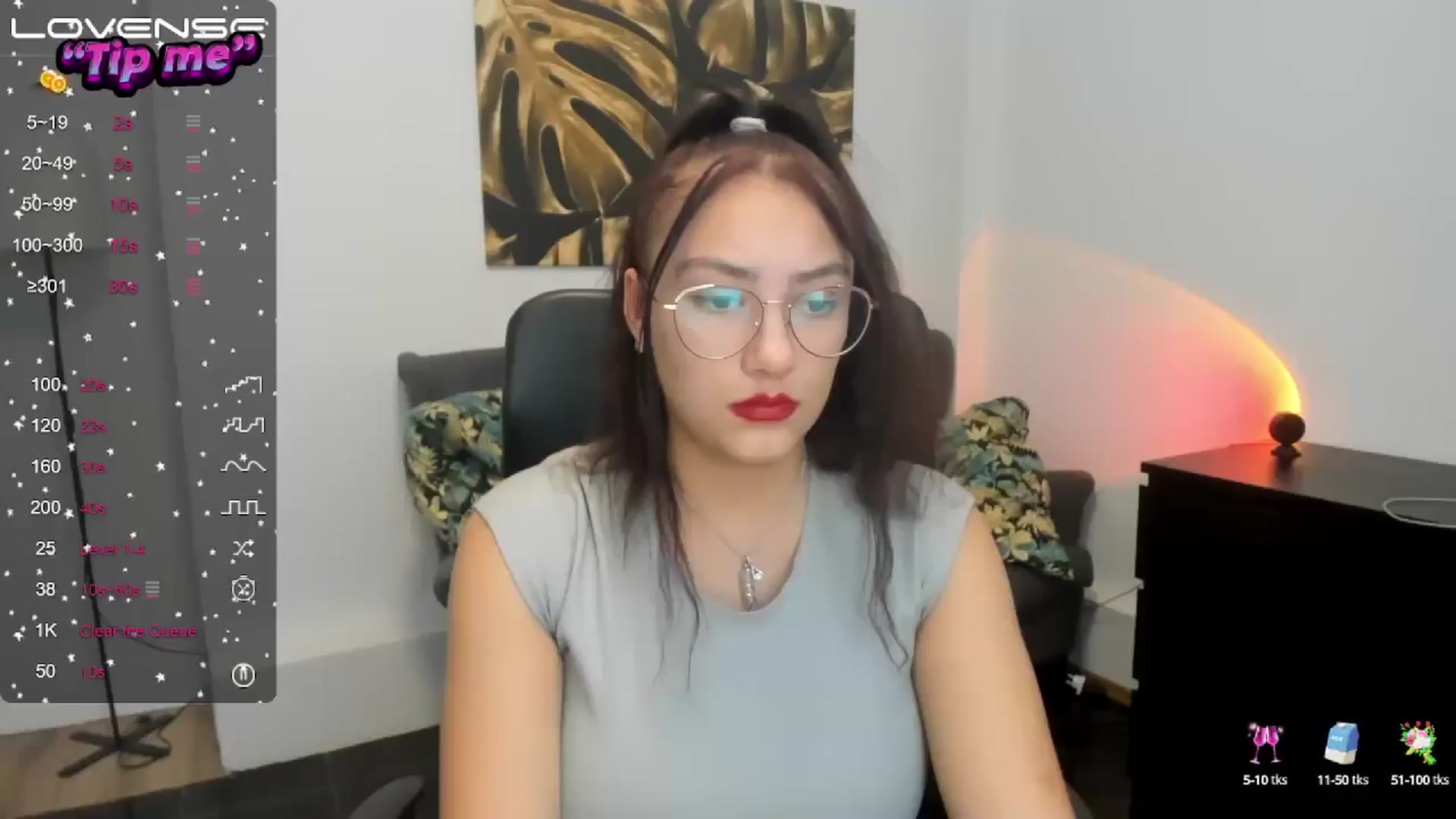 Gallery image thumbnail from SunfLowerr's myfreecams stream on, 10/20/2024, 19:08 image 15 of 20