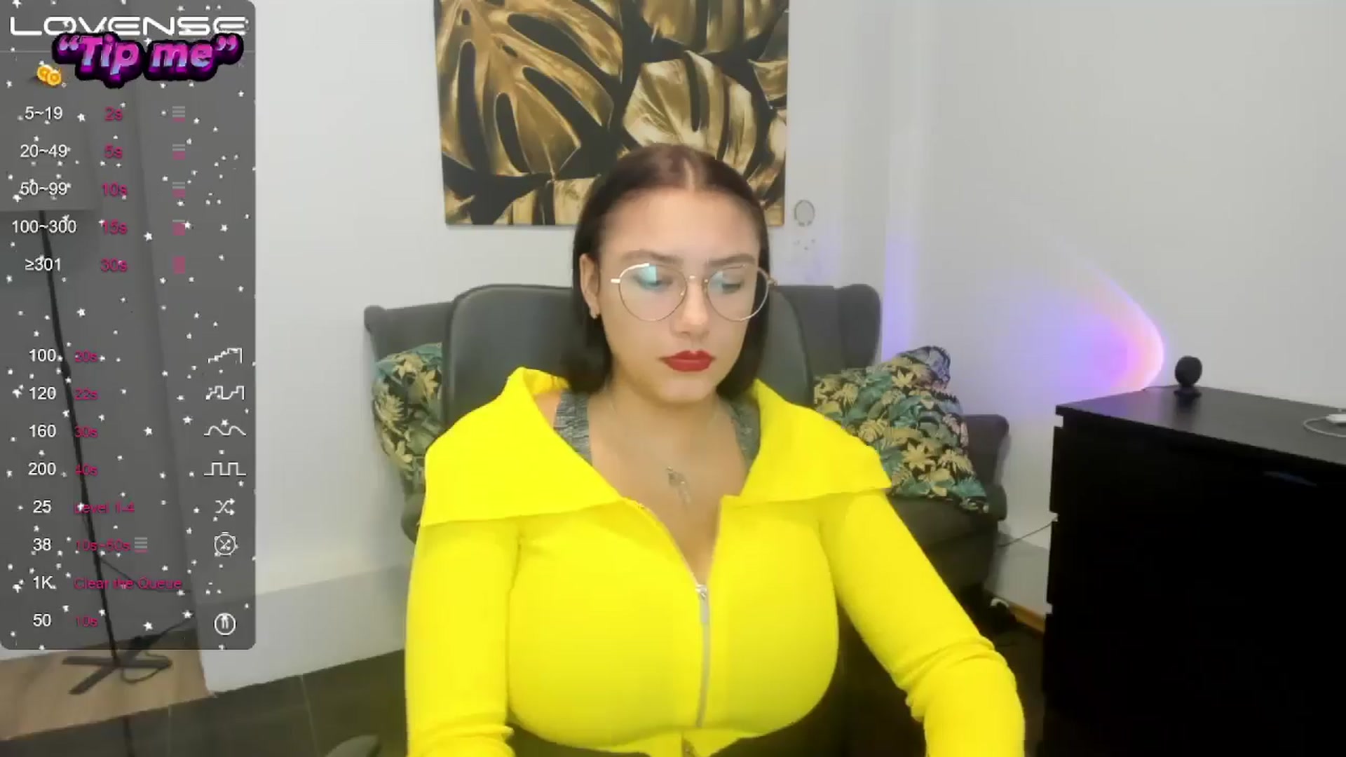 Gallery image thumbnail from SunfLowerr's myfreecams stream on, 10/21/2024, 16:14 image 18 of 20