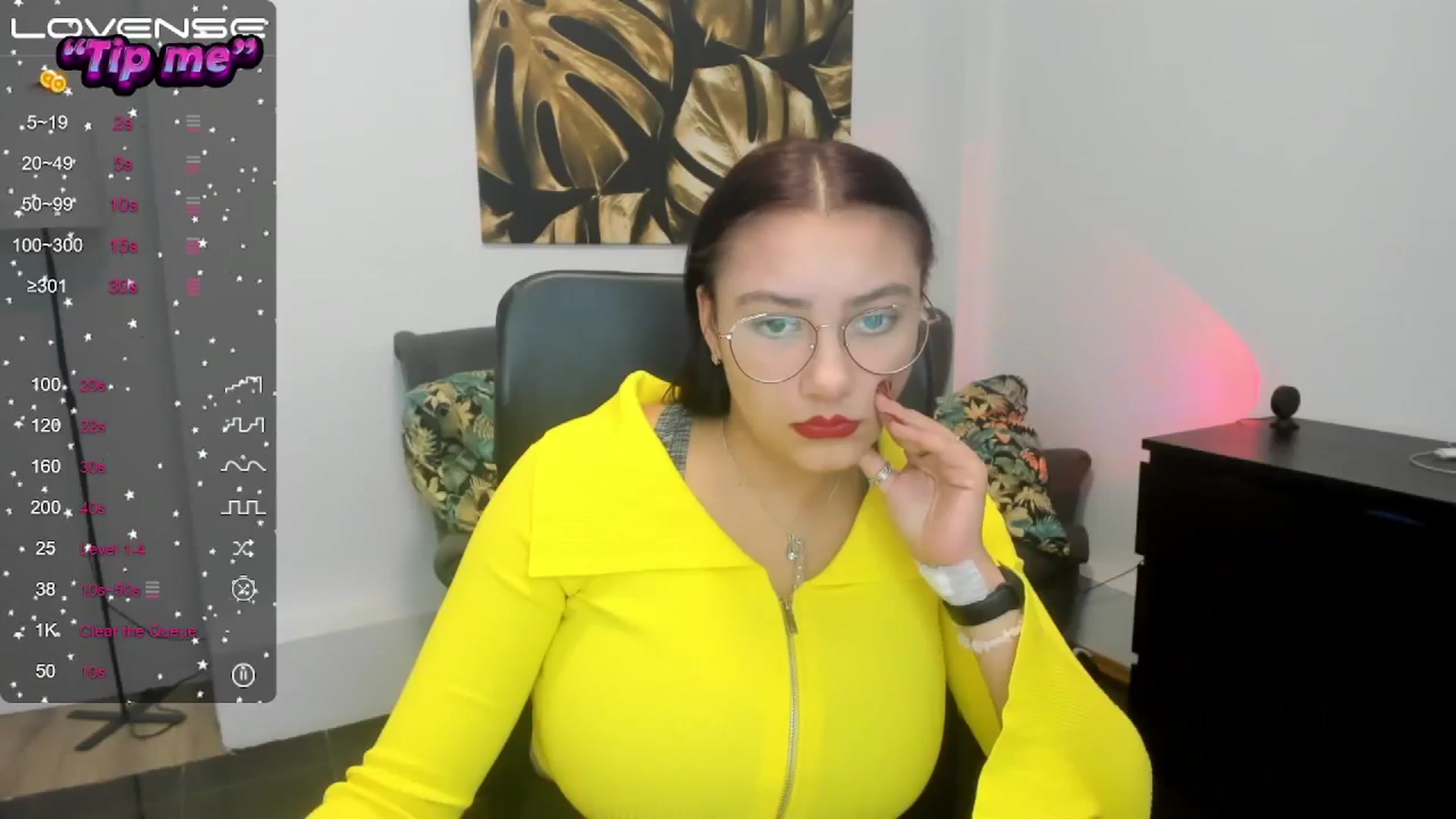 Gallery image thumbnail from SunfLowerr's myfreecams stream on, 10/21/2024, 16:14 image 12 of 20