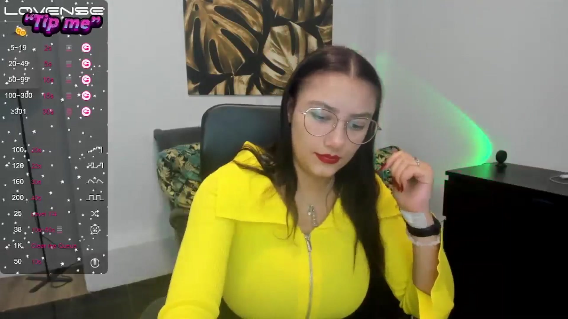 Gallery image thumbnail from SunfLowerr's myfreecams stream on, 10/21/2024, 16:14 image 4 of 20