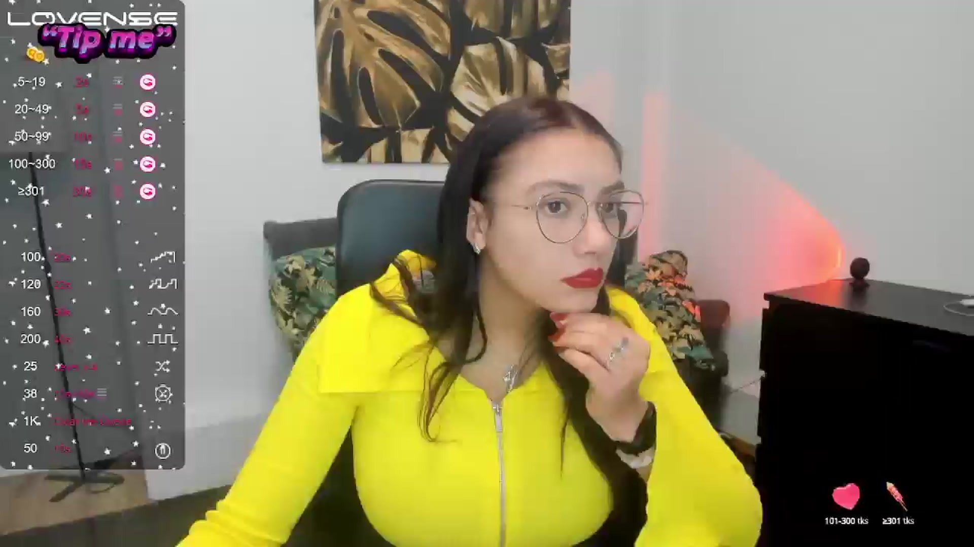 Gallery image thumbnail from SunfLowerr's myfreecams stream on, 10/21/2024, 16:14 image 6 of 20