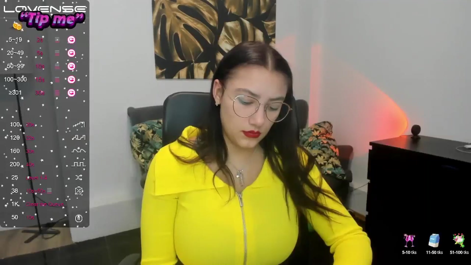 Gallery image thumbnail from SunfLowerr's myfreecams stream on, 10/21/2024, 16:14 image 9 of 20