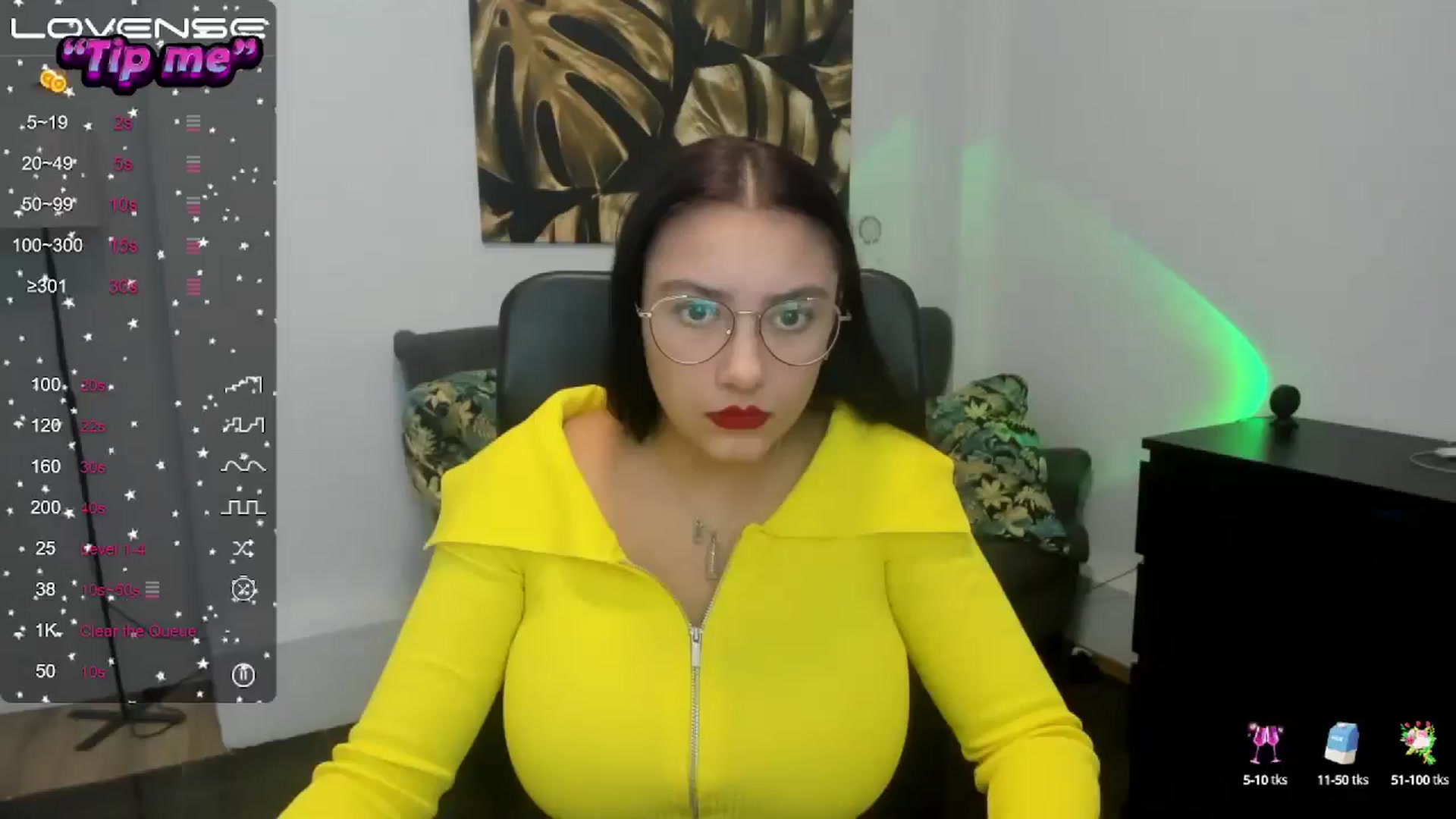 Gallery image thumbnail from SunfLowerr's myfreecams stream on, 10/21/2024, 17:05 image 11 of 20