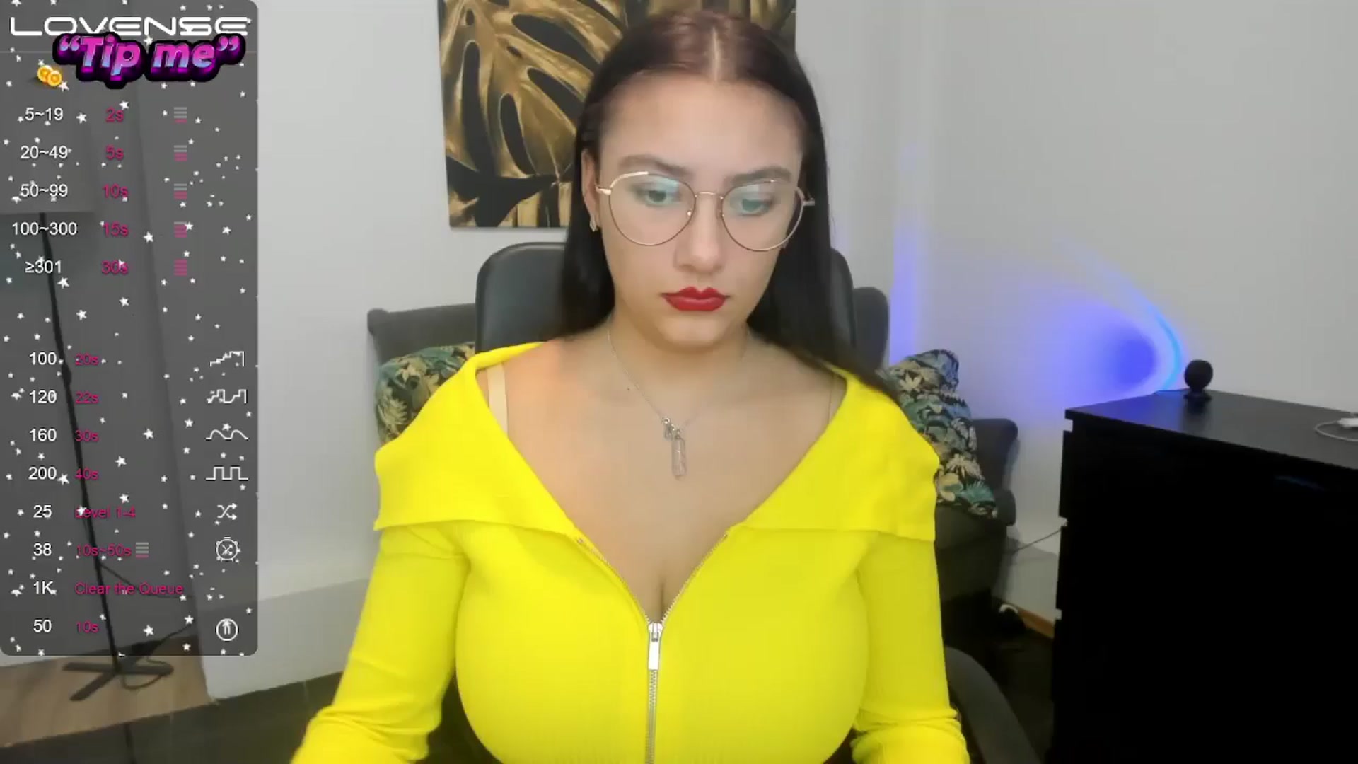 Gallery image thumbnail from SunfLowerr's myfreecams stream on, 10/21/2024, 17:05 image 1 of 20