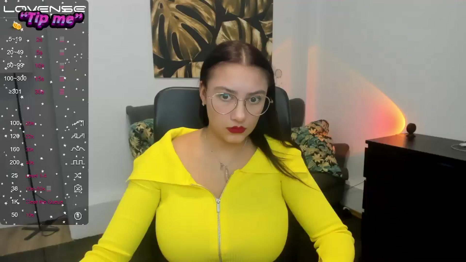 Gallery image thumbnail from SunfLowerr's myfreecams stream on, 10/21/2024, 17:05 image 19 of 20