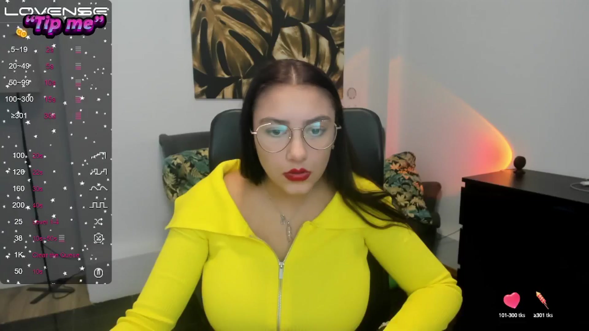 Gallery image thumbnail from SunfLowerr's myfreecams stream on, 10/21/2024, 17:05 image 13 of 20