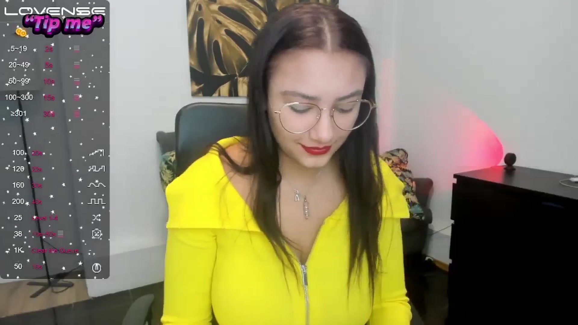 Gallery image thumbnail from SunfLowerr's myfreecams stream on, 10/21/2024, 17:05 image 6 of 20