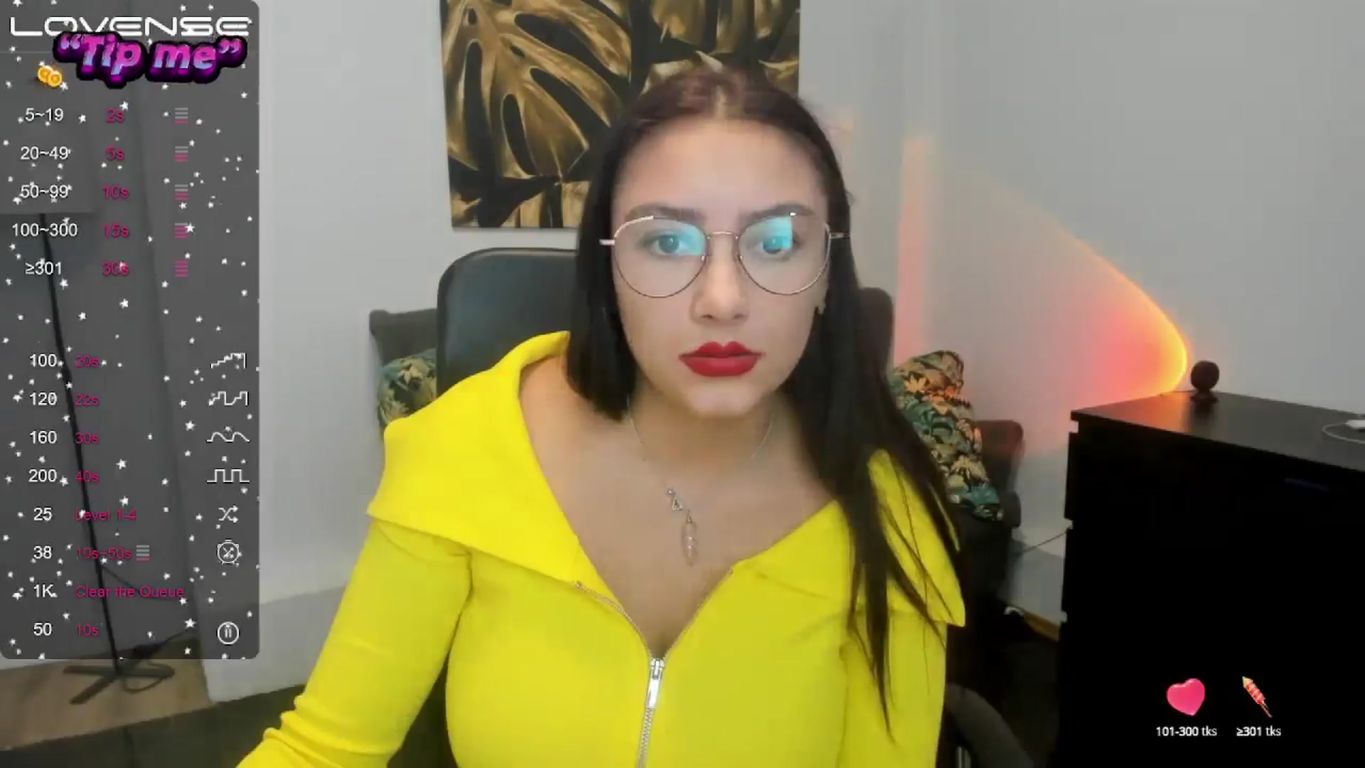 Gallery image thumbnail from SunfLowerr's myfreecams stream on, 10/21/2024, 17:05 image 14 of 20