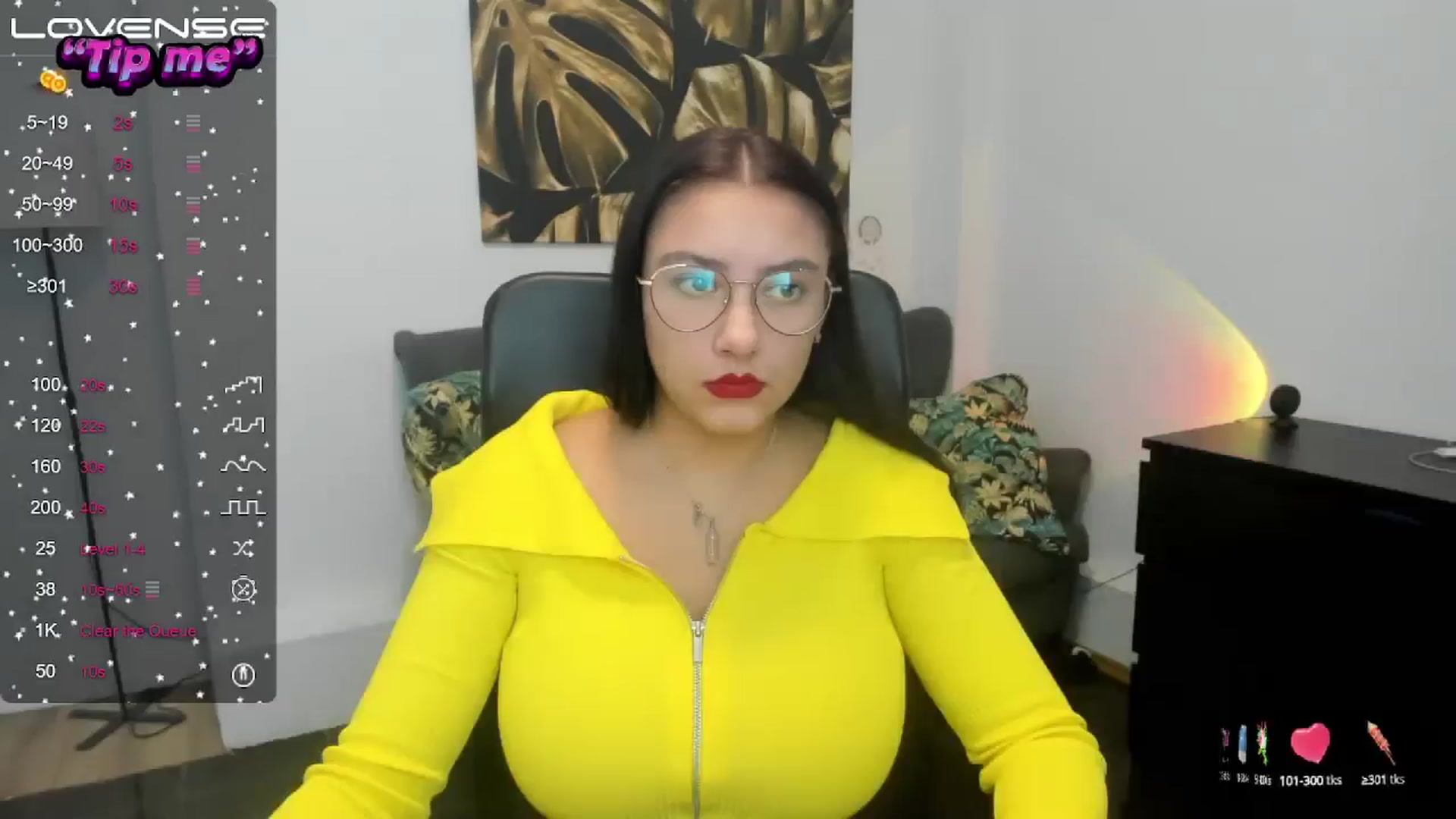 Gallery image thumbnail from SunfLowerr's myfreecams stream on, 10/21/2024, 17:05 image 12 of 20