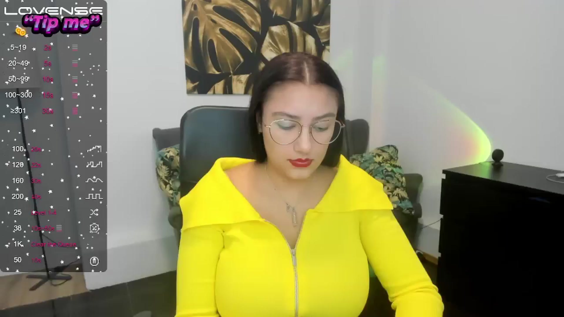 Gallery image thumbnail from SunfLowerr's myfreecams stream on, 10/21/2024, 17:05 image 8 of 20