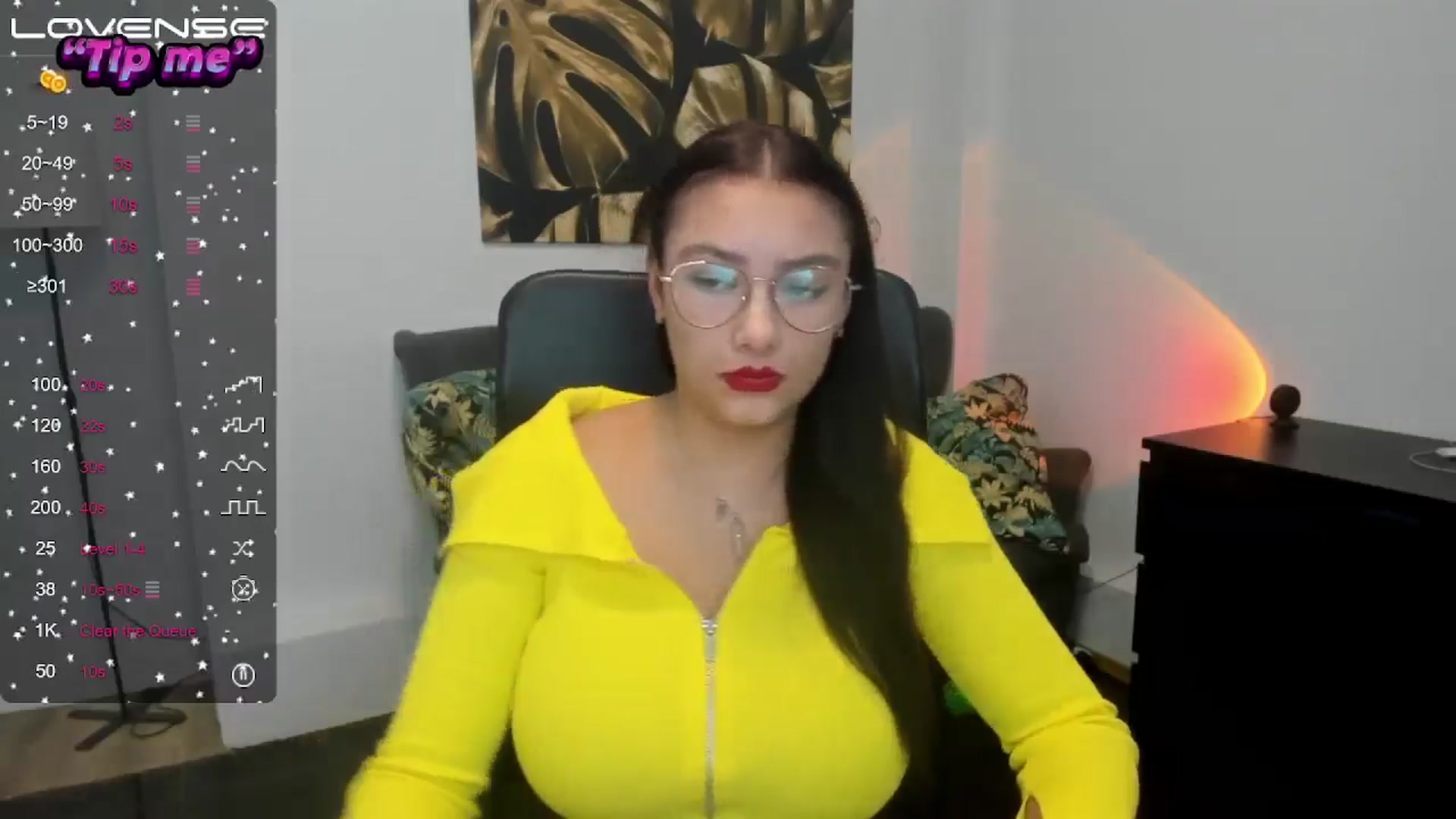 Gallery image thumbnail from SunfLowerr's myfreecams stream on, 10/21/2024, 17:05 image 17 of 20